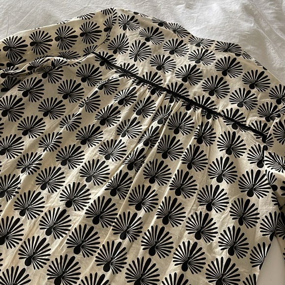 Collarless button-down with animal pattern. - Picture 5 of 5